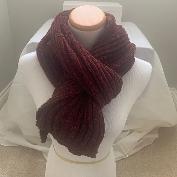 Henri Bendel Scarf - Maroon - EUC - Picture 1 of 6